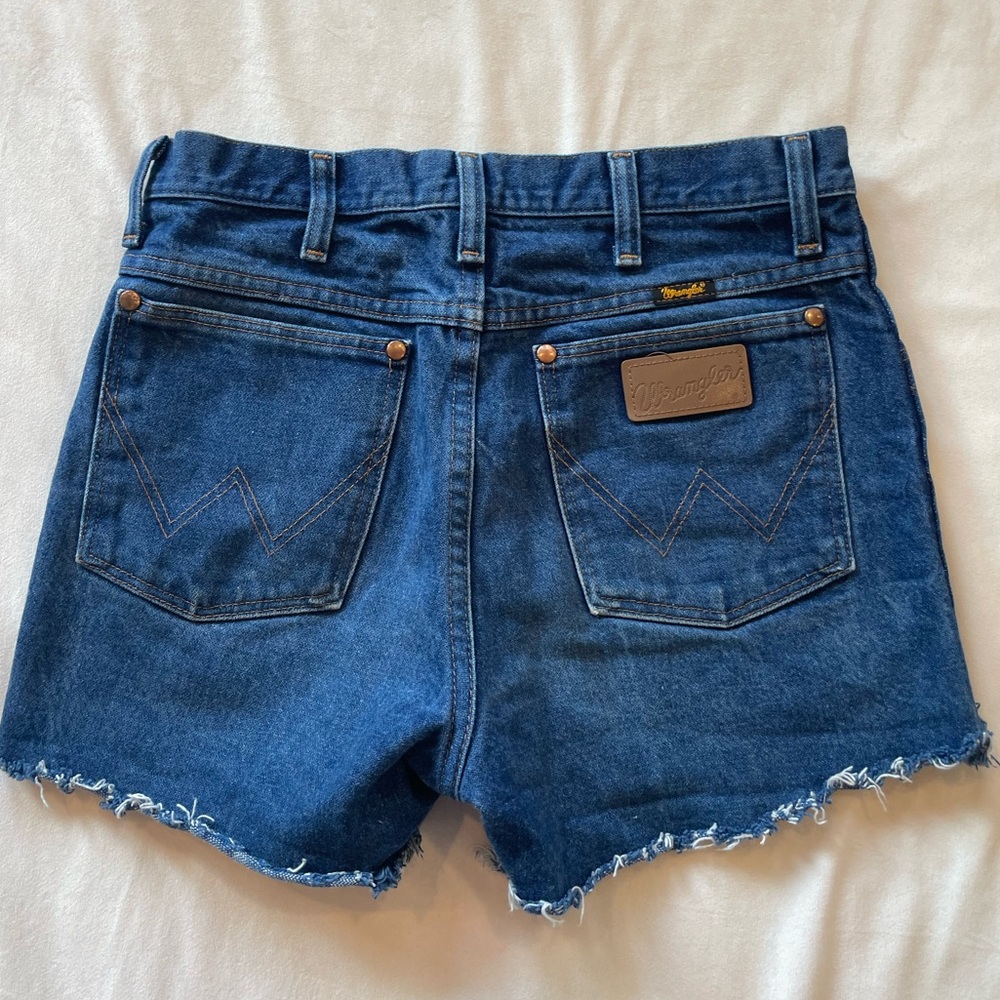 Size 6 wrangler denim shorts!!